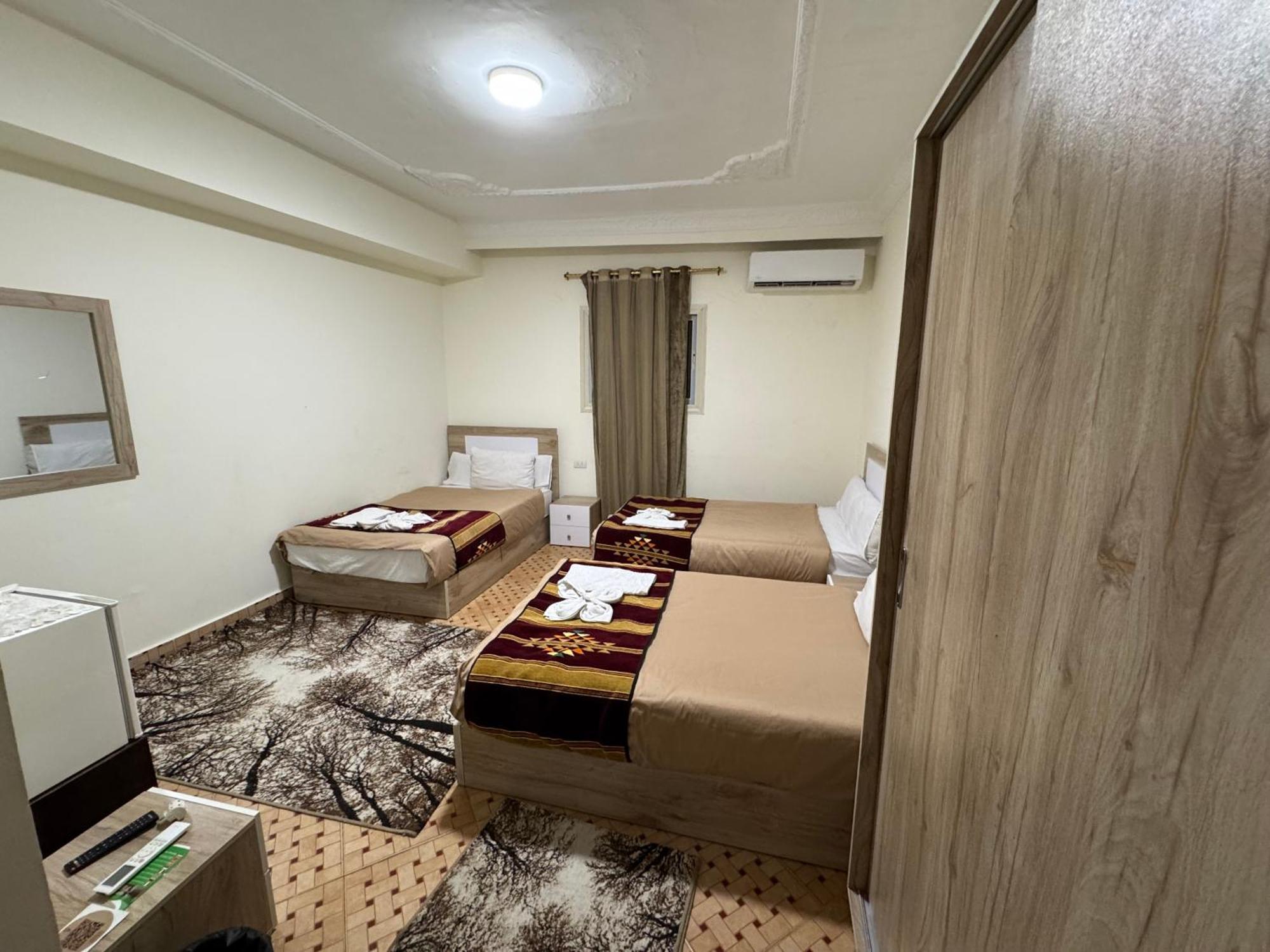 Nefertiti Pyramids View Hotel Cairo Exterior photo